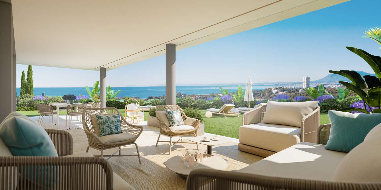Luksuriøs leilighet i Marbella, første etasje med privat hage i urbanisering på første linje av Golfbanen