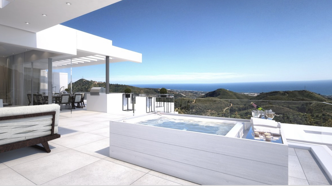 Vakker luksusleilighet i bolig med fantastisk utsikt over havet noen få minutter fra Marbella