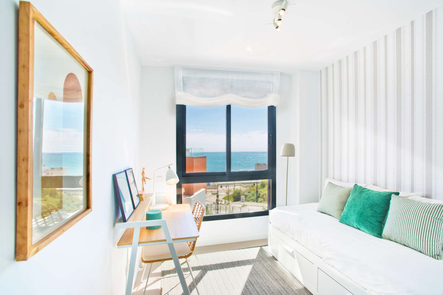Spacieux appartement de 3 chambres dans un emplacement privilégié à quelques minutes de la plage avec terrasse de 62 m2