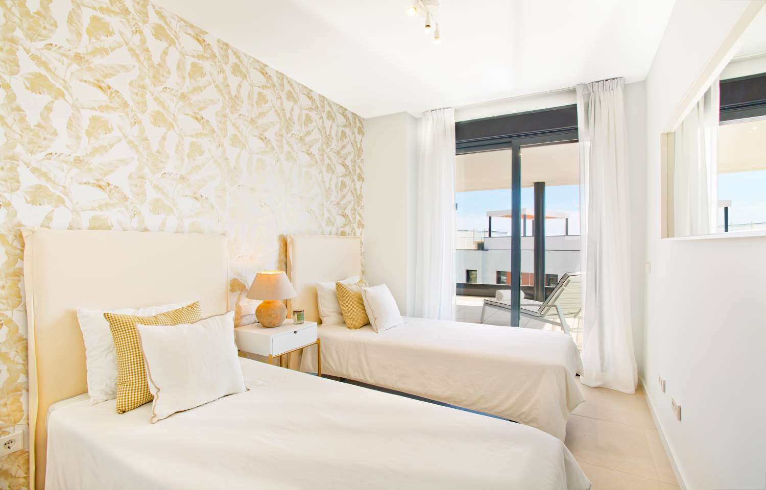 Rymlig lägenhet med 3 sovrum i ett privilegierat läge några minuter från stranden med terrass på 62 m2