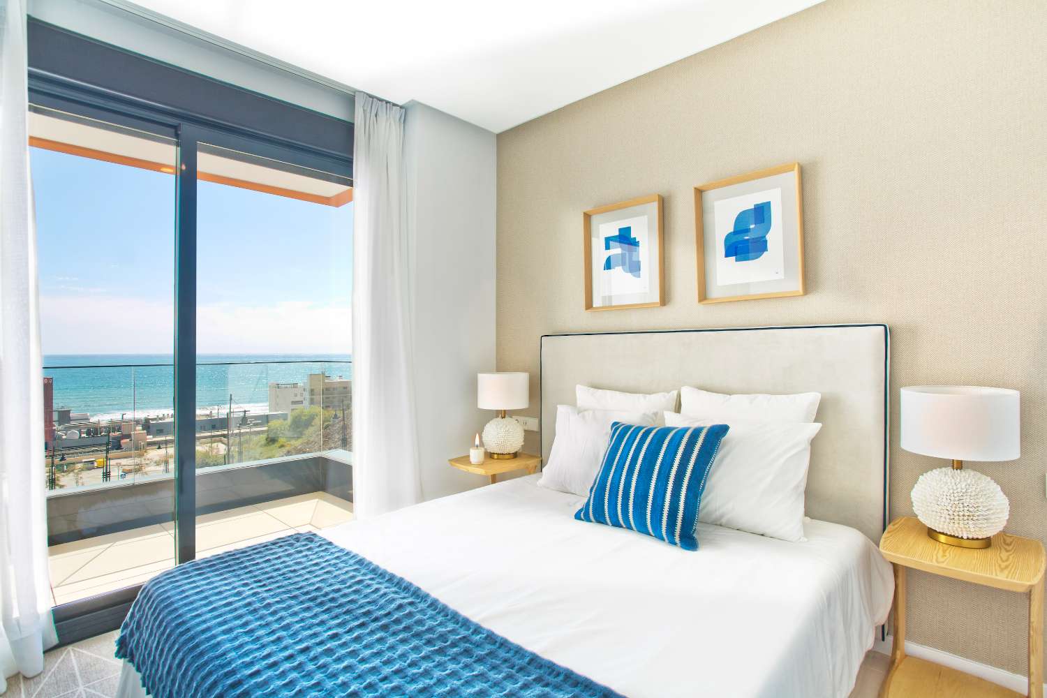 Rymlig lägenhet med 3 sovrum i ett privilegierat läge några minuter från stranden med terrass på 62 m2