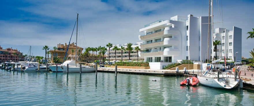 Last house ready to live with views of the Marina of Sotogrande