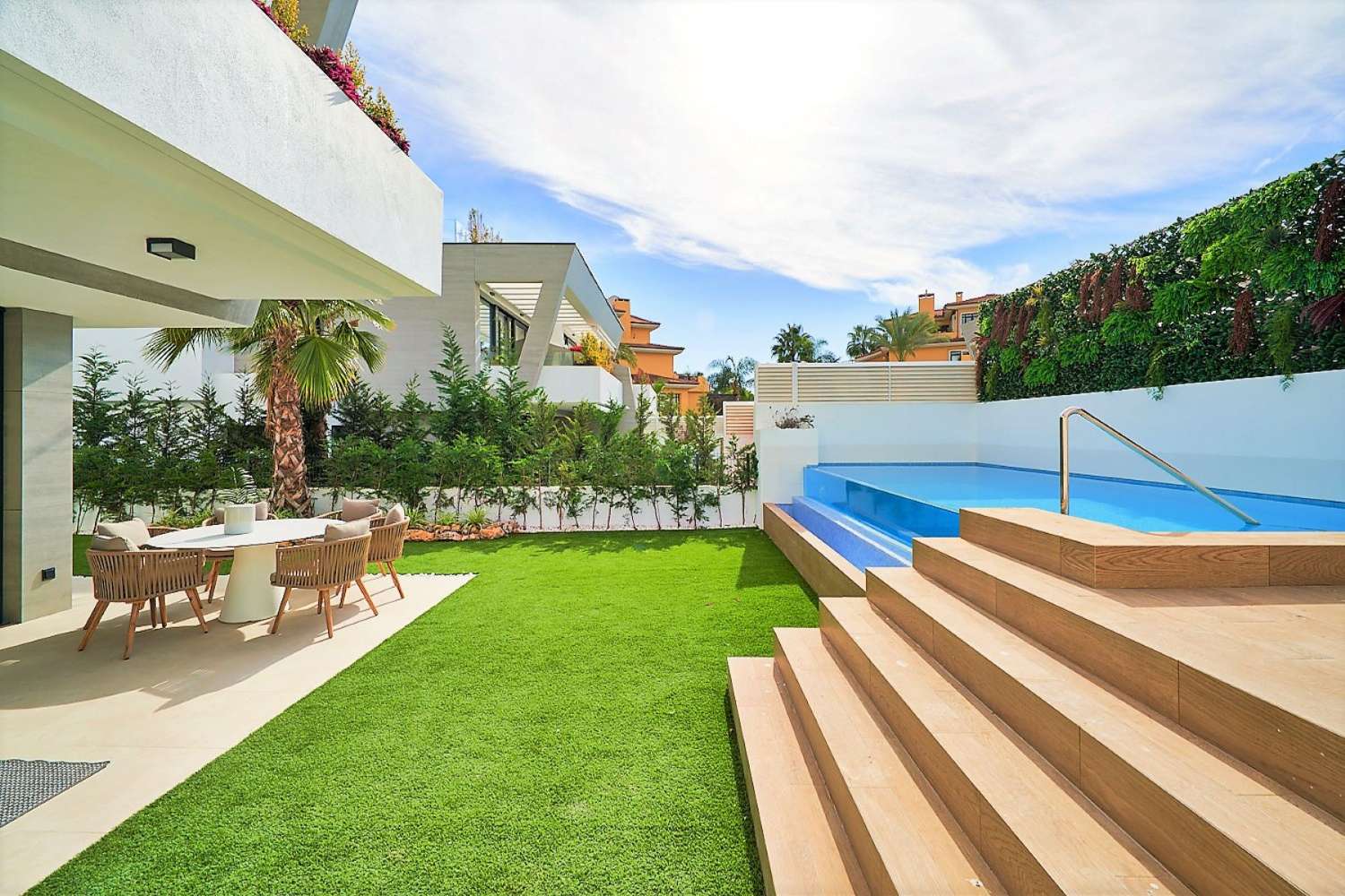 Key Ready semi-detached houses with private pool and full basement, at Puerto Banús beach, and a short walk to the port