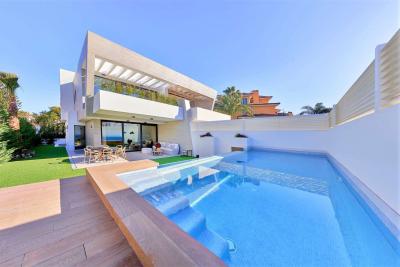 Villa for sale in Puerto Banús (Marbella)