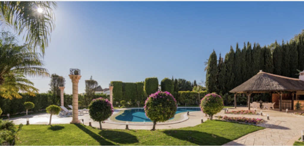 Villa till salu i Nueva Andalucía (Marbella)