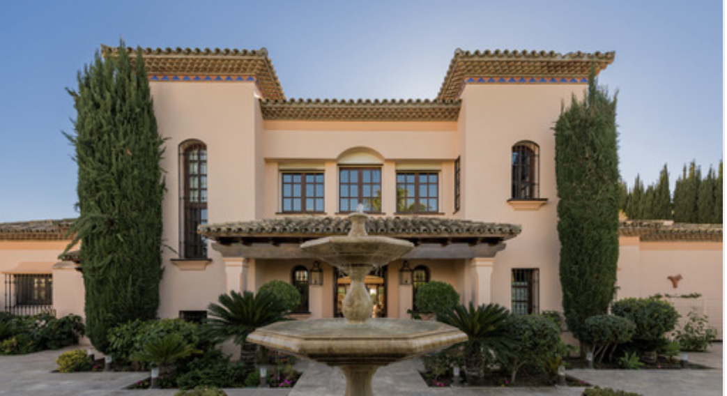 Villa myynnissä Nueva Andalucía (Marbella)