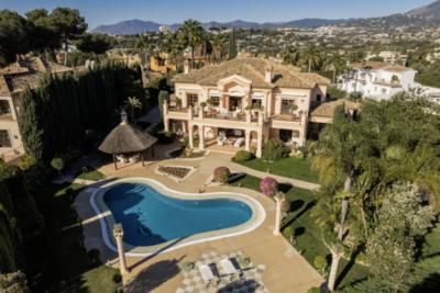Villa myynnissä Nueva Andalucía (Marbella)