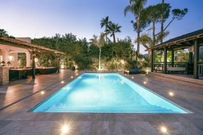 Villa til salgs til Las Brisas (Marbella)