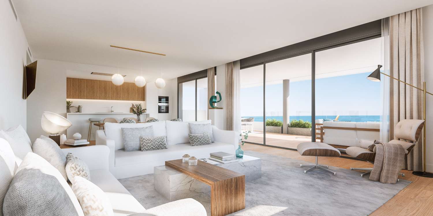 Amplio piso con jardín privado en lujosa urbanización en resort en Marbella, en Primera línea de Campo de Golf