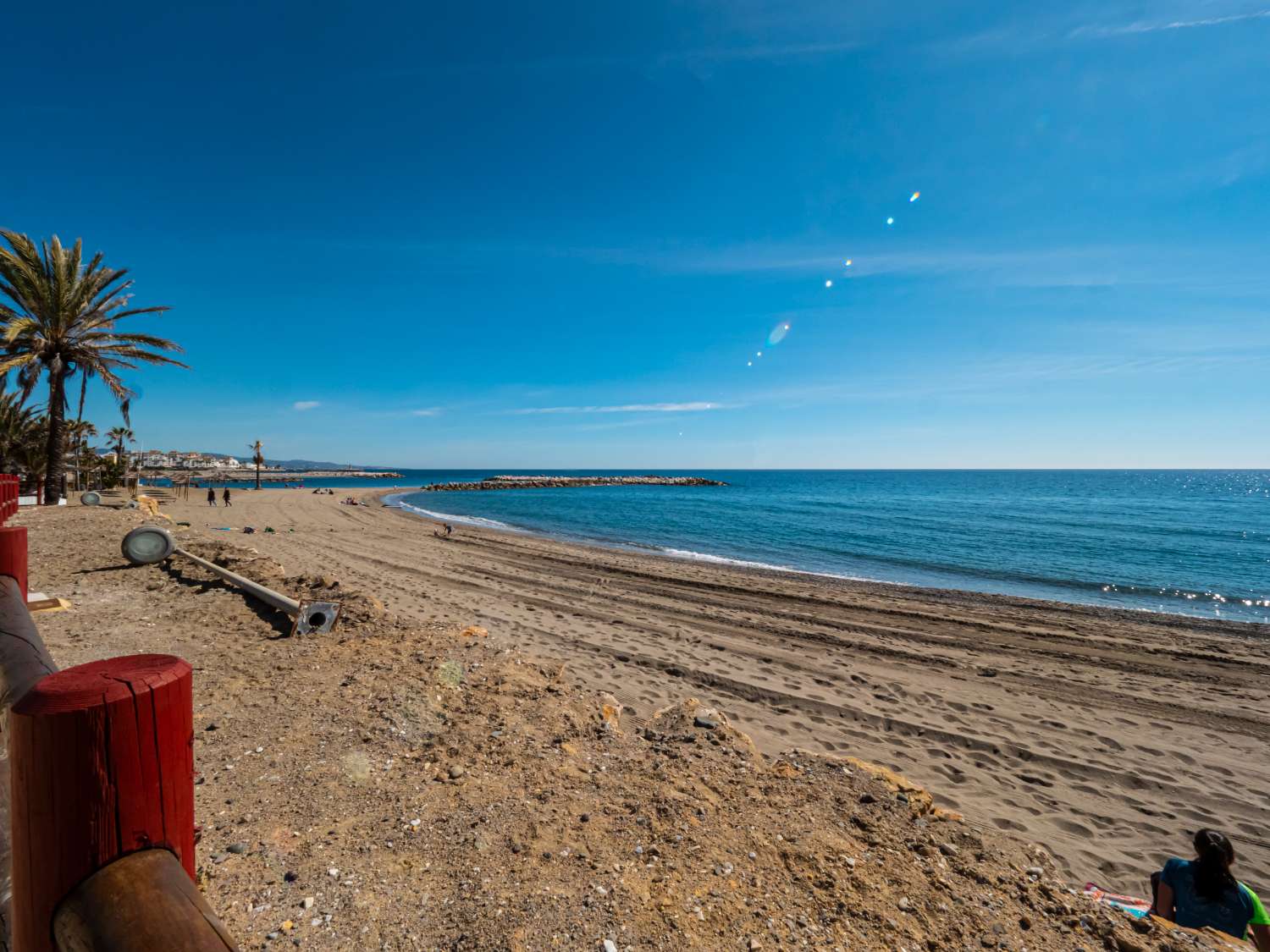 Leilighet ved stranden svært nær Puerto Banús, rett ved strandpromenaden.