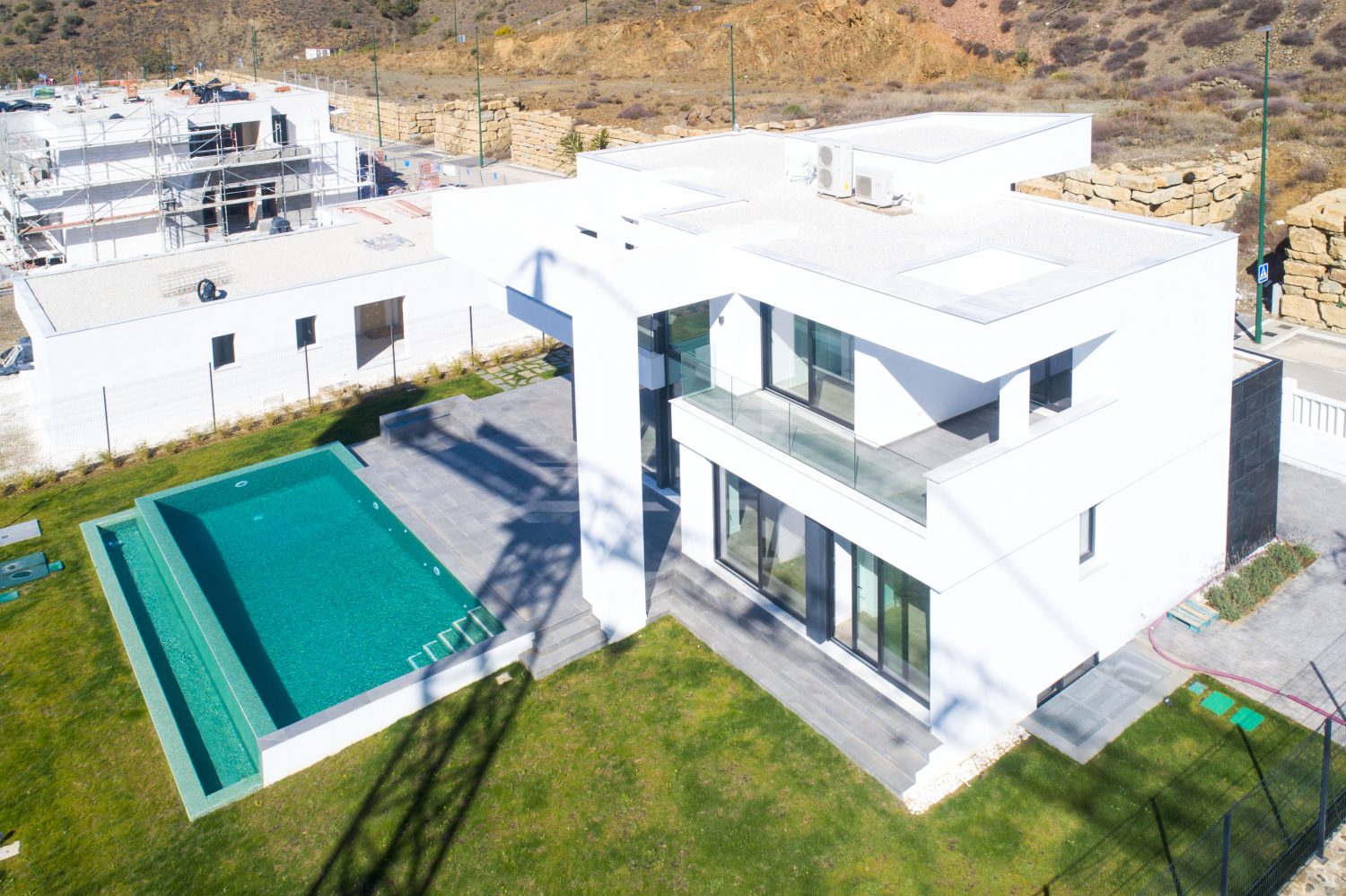 Beautiful contemporary villa with sea views in El Limonar, Malaga