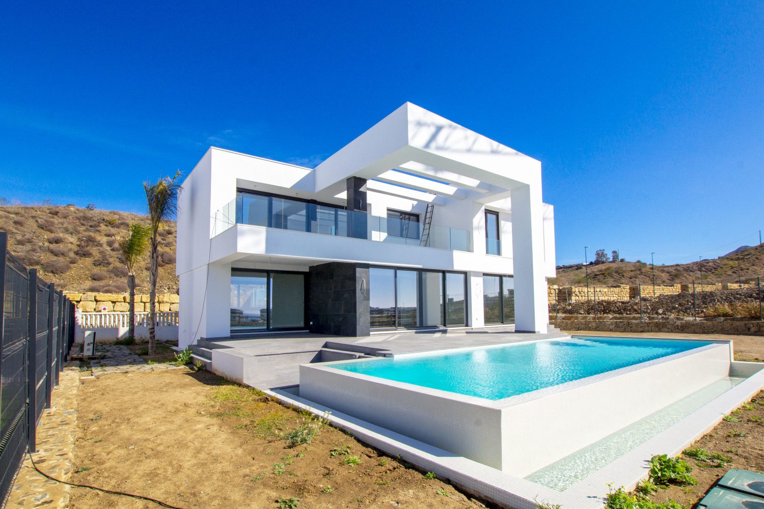 Vakker moderne villa med havutsikt i El Limonar, Malaga