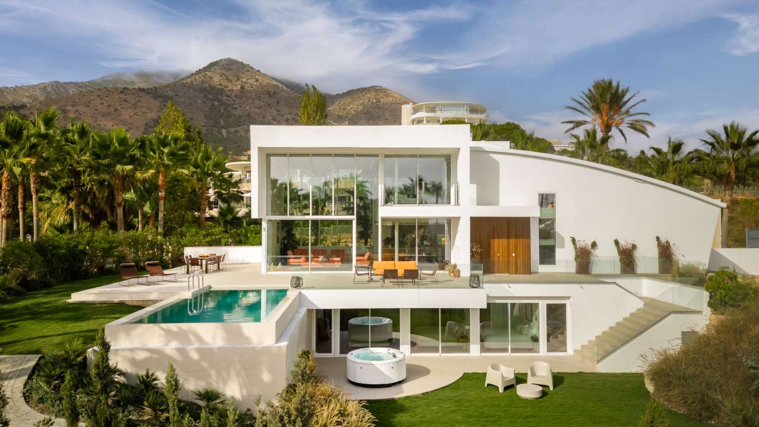 Prix Villa minimaliste avec vue sur la mer dans une urbanisation de luxe avec sécurité
