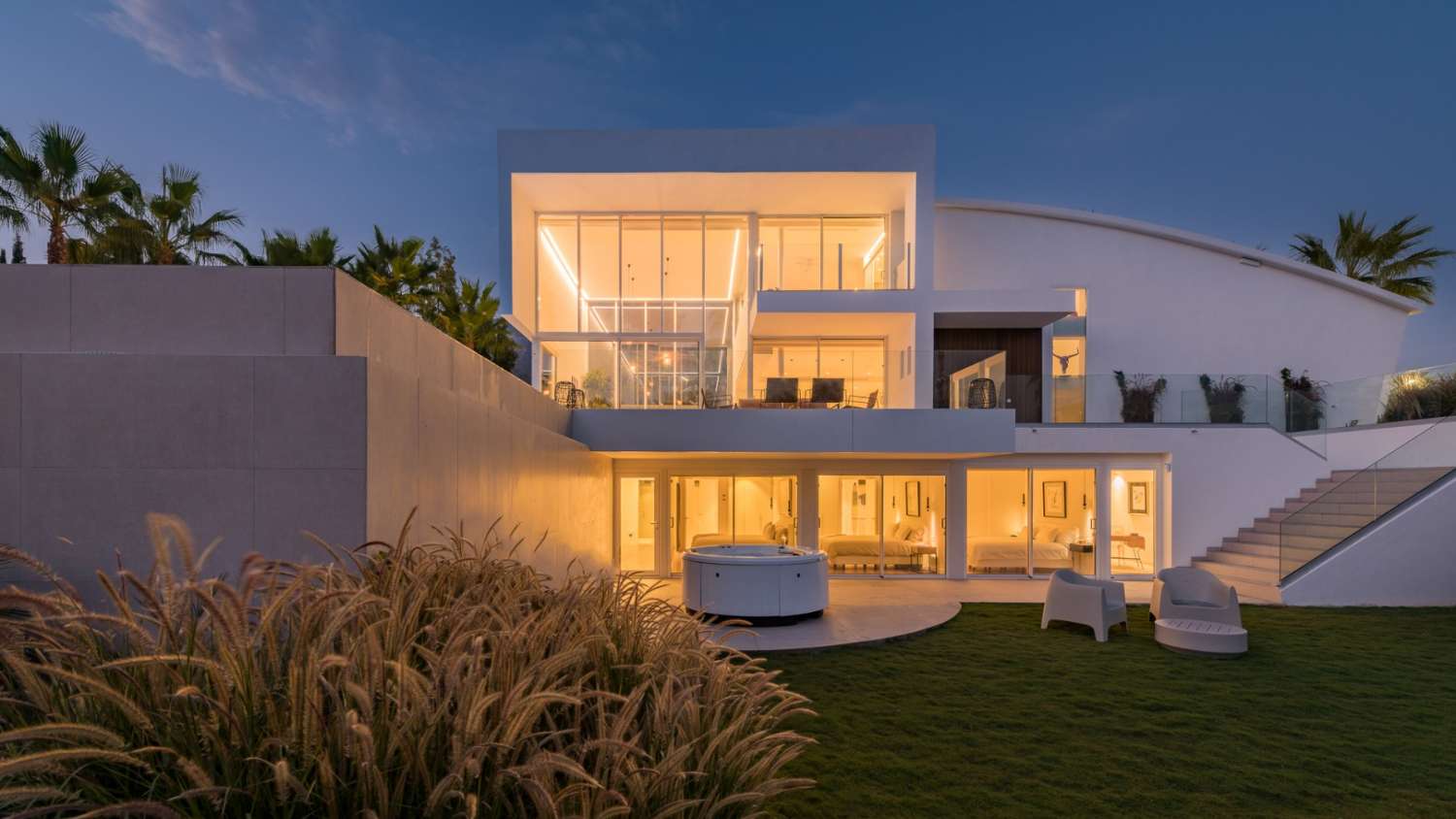 Priser Minimalistisk Villa med havutsikt i luksuriøs urbanisering med sikkerhet