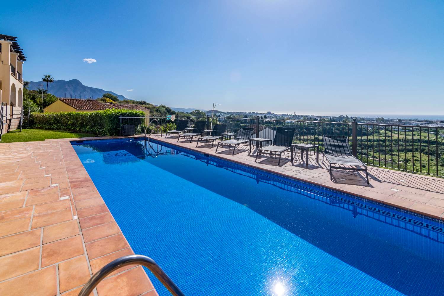 Schönes Duplex-Penthouse in Benahavís nach Süden mit herrlichem Blick auf das Mittelmeer