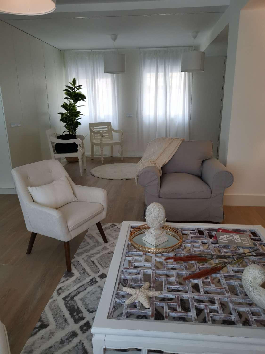 Vacker renoverad lägenhet med havsutsikt intill Malagueta