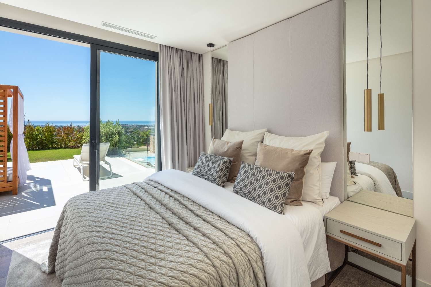 Preciosa Villa en Nueva Andalucia con vistas al mar