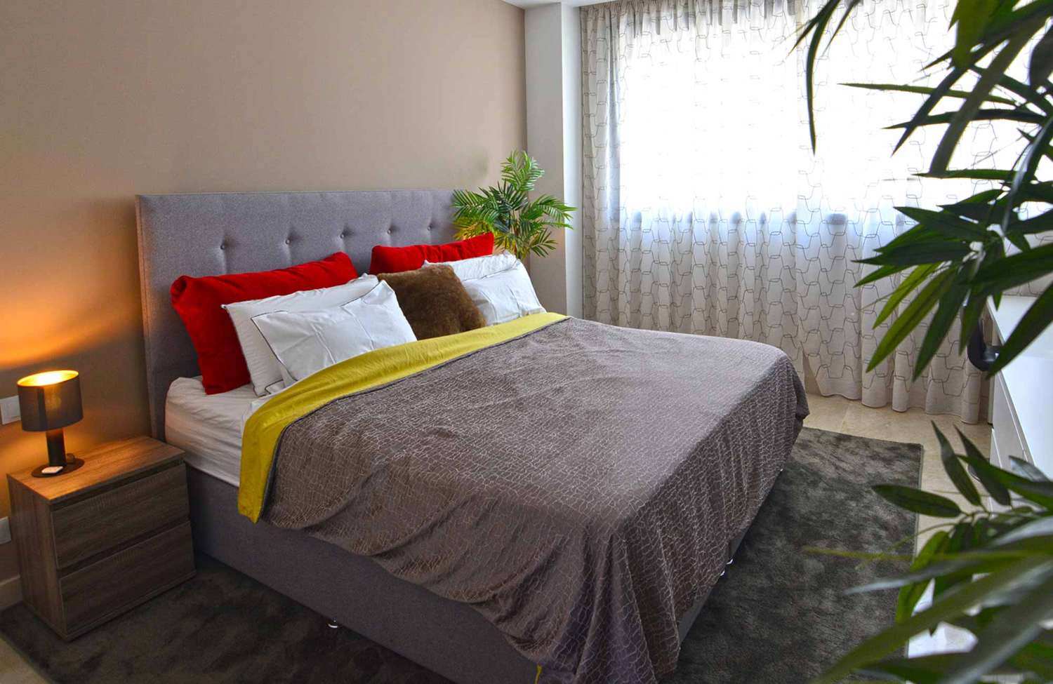 Schöne Wohnung mit zwei Schlafzimmern im Erdgeschoss in Marbella