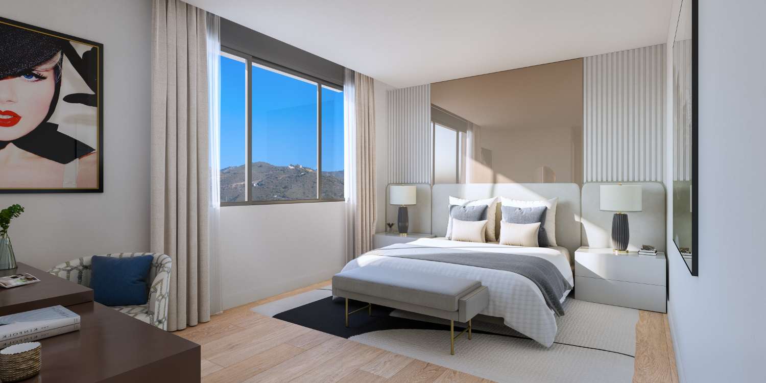 Geräumiges Penthouse in luxuriöser Urbanisation mit Resort, in Marbella Ost, in der ersten Reihe des Golfplatzes