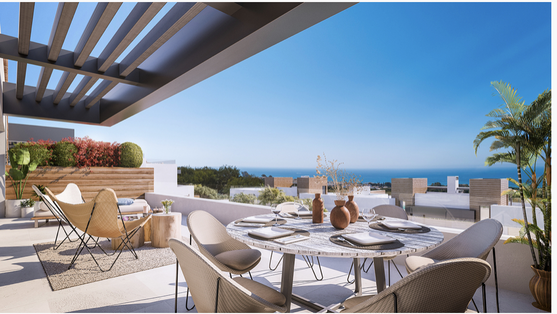 Mycket rymlig ny lägenhet i naturliga omgivningar, med tre sovrum med pool och privat trädgård på 128 m2 i Marbella